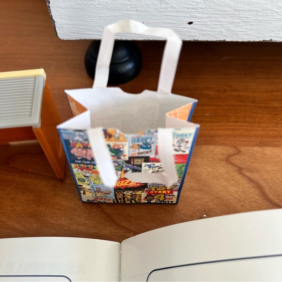 Zuru Mini Brands Disney Store Edition Checkout Cart & Bag Replacement Pieces - Picture 4 of 4